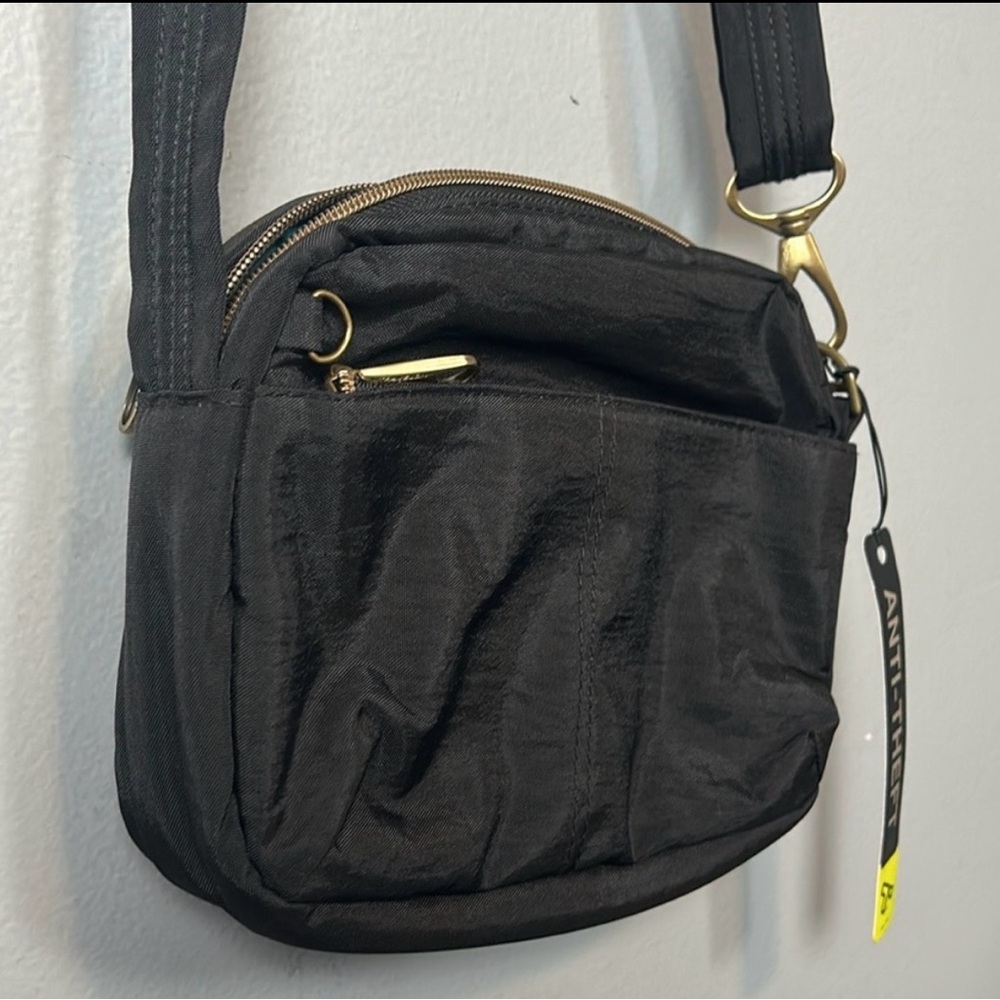 Travelon Black Crossbody Anti-Theft Nylon Bag - Picture 2 of 10
